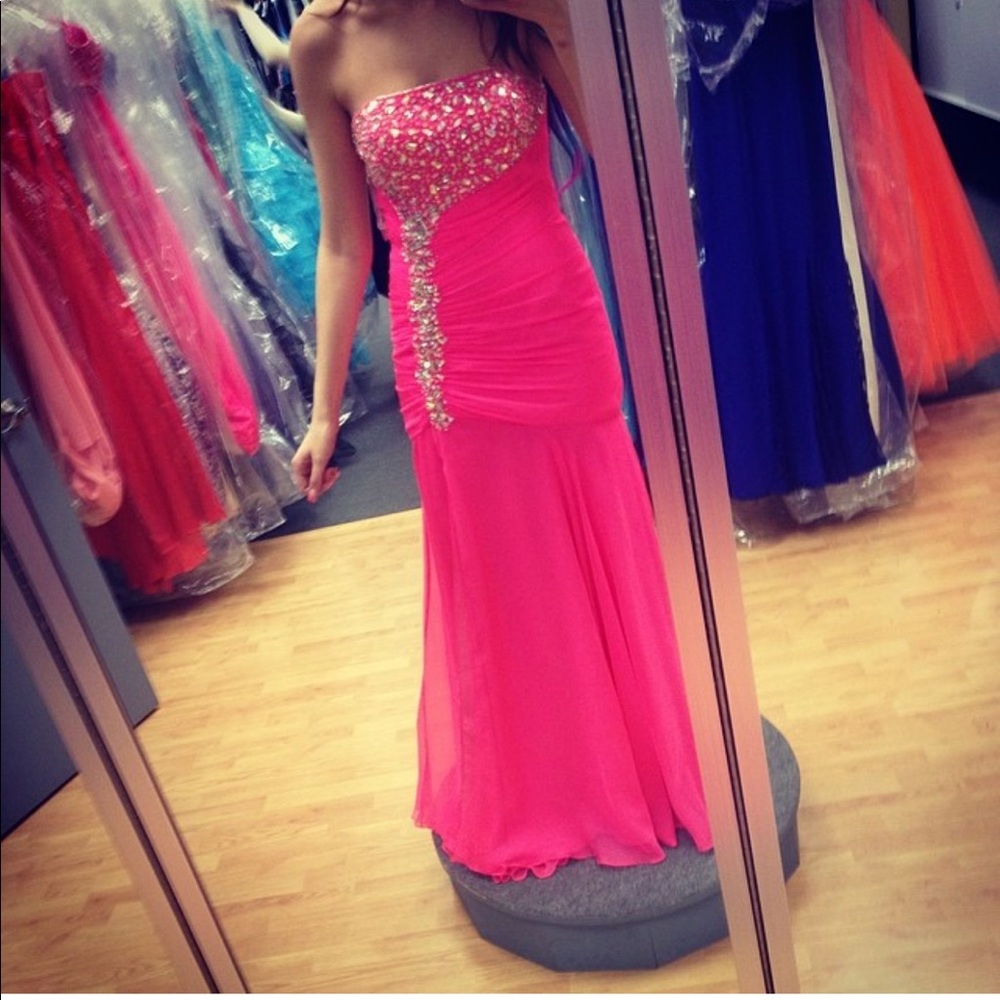 Epic formal pink prom dress